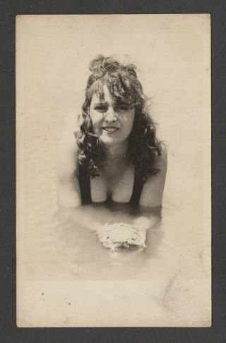 Lqqk Vintage 1920s Postcard,  Old School Bathing Beauty Flapper 5