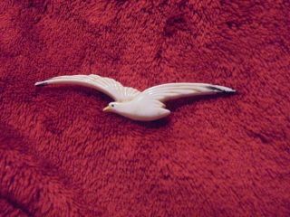 Vintage Art Deco Jewellery Wonderful Carved Celluloid Flying Seagull Brooch/pin
