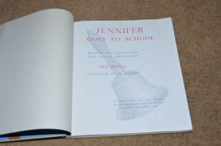 JENNIFER GOES TO SCHOOL vintage 1945 children ' s reading book 2