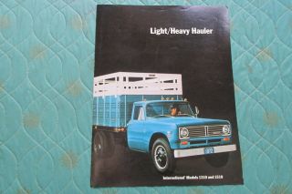 0904x 1972 International Light Duty Trucks Models 1310 & 1510 Sales Brochure