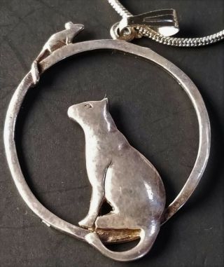 Vintage Sterling Silver Pendant And Chain Signed 925 Cat Watching Mouse