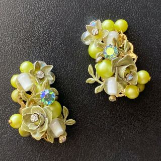 Unsigned Leru Vintage Olive Green Bead Ab Crystal Enamel Flower Clip Earring 981