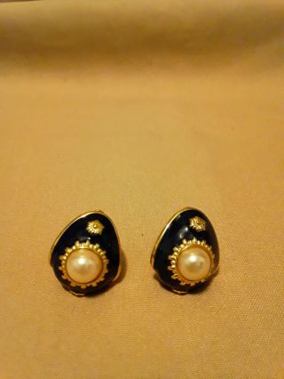 Vintage Joan Rivers Navy Enamel Faux Pearl Gold Tone Clip On Earrings Signed 3