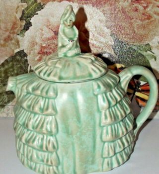 Vintage Sadler Pale Green Ye Daintee Ladyee Teapot Painted Features 2