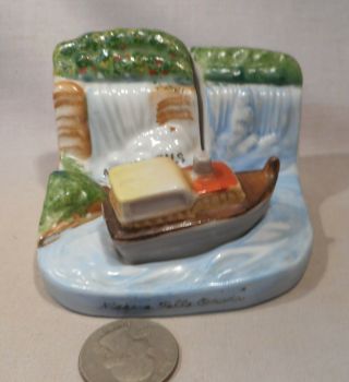 Vintage Souvenir From Niagara Falls Maid Of Mist/falls On Base S&p Shakers