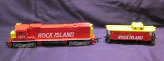 Vintage Tyco Ho Scale Rock Island Train Engine 4301 & Caboose Train Car Ee109
