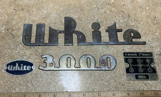 Vintage Early 1950’s White 3000 Coe Truck Hood Radiator Grill Badge Emblems