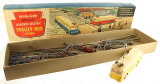 Aristocraft Eheim Trolley Bus System Starter Set Yellow.  Complete Ho Scale
