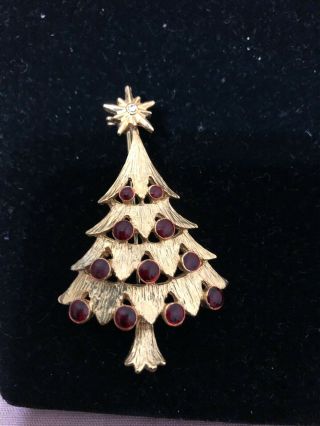 Vintage Designer Signed Aai Goldtone Rhinestone Red Enamel Christmas Tree Pin