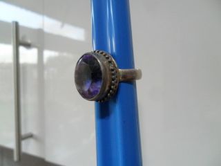 Stunning vintage silver ring with amethyst coloured stone 3