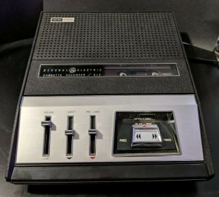 Vintage General Electric Portable Cassette Tape Recorder.  Model M8415.