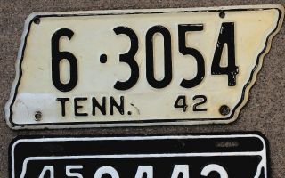 1942 Black On White Tennessee State Shaped License Plate 6 Washington County