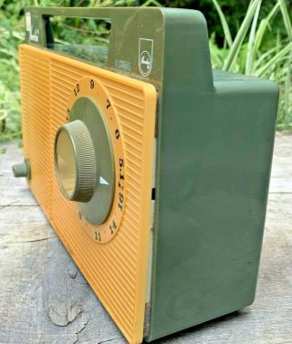 Vintage Norelco Am Radio Battery Powered Green And Gold Dial Tuner Knob