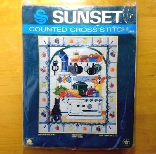 Vtg Sunset Cross Stitch Cat Kitchen Delight Kit Country N Rossi 1986 has 2