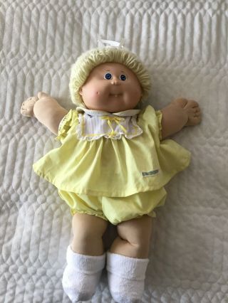 Vintage Cabbage Patch Kids 1985 Baby Girl Doll Yellow Hair Blue Eyes 2 Dimples