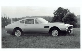 1976 Vintage Photo View Of The Aston Martin V8 Coupe Car