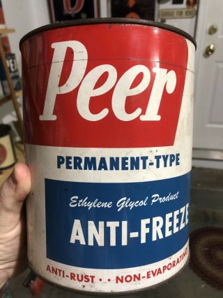 Vintage 1 Gallon Peer Anti - Freeze Oil Can.  Rare Can.  Farm.  Service.  Gas.  Old