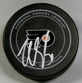 Claude Giroux Signed Philadelphia Flyers Official Game Puck With 1006380