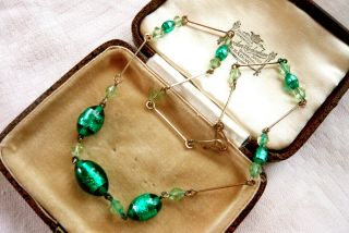 Vintage Jewellery Art Deco Emerald Green Glass Foil Necklace Stunning
