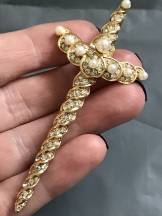 Vintage Jewellery Signed A&s Rhinestone Faux Pearl Brooch Pin Dirk Pin