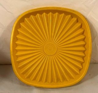 Vintage.  Tupperware.  Yellow.  6” X 6” Replacement Lid Press And Seal 841