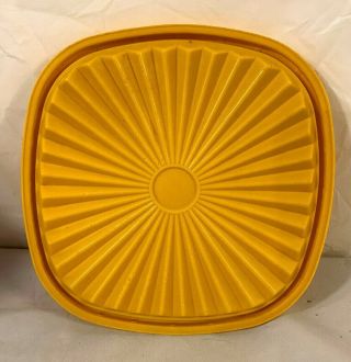 Vintage.  Tupperware.  YELLOW.  6” X 6” Replacement Lid Press And Seal 841 3