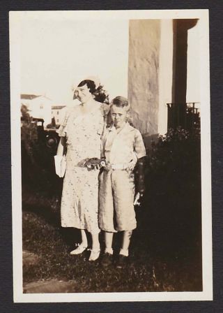 Fancy Lady/mom Son Toy Car Knicker Pants Old/vintage Photo Snapshot - P480