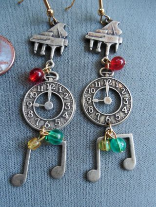 Vintage Nos 3 1/2 " Showtime Piano Clock Music Fun Pcd Earrings D18