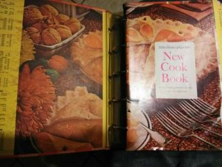 Better Homes and Gardens Cookbook binder 5 ring 1962 2