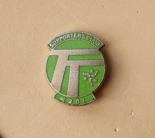 Vintage Isle Of Man Of Tt 1981 Supporters Club Pin Badge Motorcycle Racing