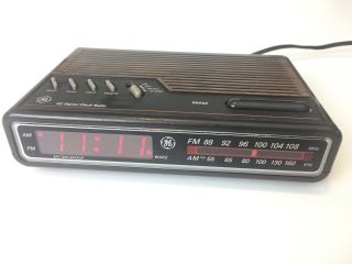 VINTAGE GE 7 - 4612B General Electric Digital Alarm Clock Radio 2
