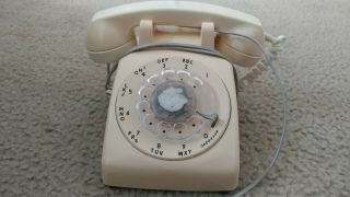 Vintage 1978 Desk Rotary Phone Beige