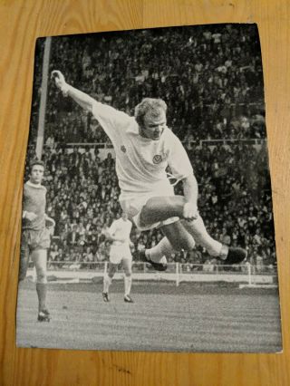 Vintage 1970s Bremner Leeds United Fc Press Photo