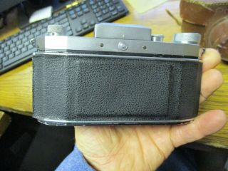 Praktiflex 35mm vintage SLR Camera CARL ZEISS TESSAR 1:3.  5 F= 5CM RED T 3