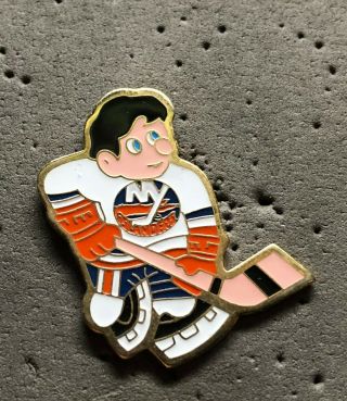 York Islanders Cartoon Player Nhl Hockey Pin