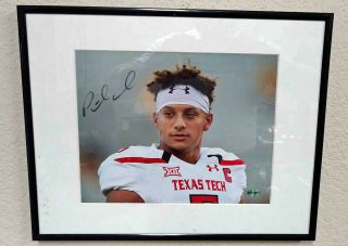 Patrick Mahomes Signed Texas Tech Red Raiders 8 X 10 Sports Action Photo -