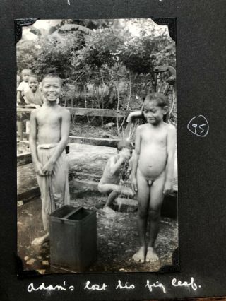 SINGAPORE CHILDREN BATHING AT WATER PUMP Unique Vintage REAL PHOTO PC 1930 ' s - 95 3