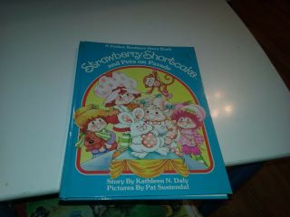 Vintage Strawberry Shortcake And Pets On Parade Book 1983 Euc
