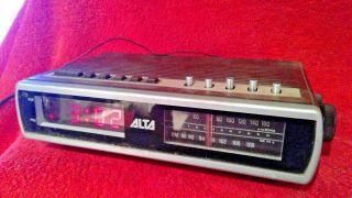 Vintage Alta Alarm Clock Radio Am/fm 1980 