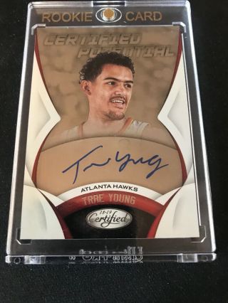 2018 - 19 Panini Certified Potential Trae Young Hawks Rc Auto 0007