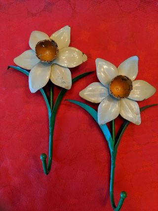 Set Of 2 Vintage Daffodil Decorative Wall Hooks Metal Tole Italy