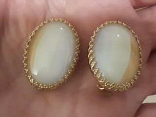 Stunning Vintage Signed Alice Caviness Art Glass Clip Earrings Oval Gold Tone