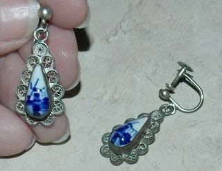 Vintage Delft Blue White Filigree Silver Dangle Earrings Costume Jewelry Estate