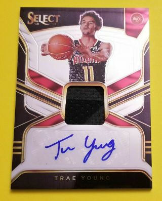 2018 - 19 Select Rookie Jersey Autographs Trae Young /199 Auto