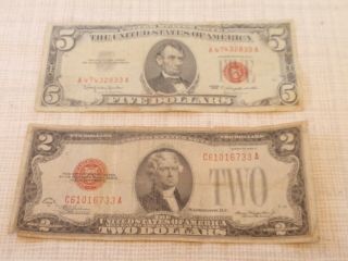 Vintage 1963 $5.  00 Red Seal Note & $2.  00 1928 - D Red Seal Note