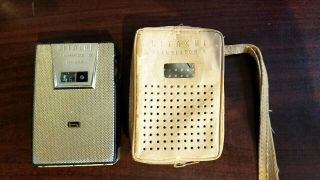 Vintage Gold Hitachi Transistor 6 Radio w Case & Earbud Not Model TH 660 2