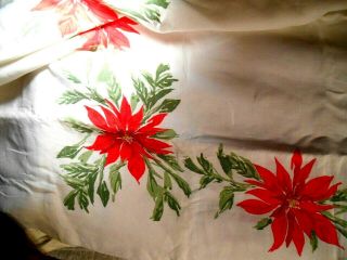Vintage Cotton Christmas Poinsettia Tablecloth - 102 " X 58 " - Crisp Fabric