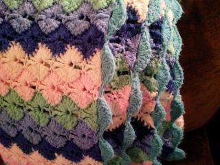 Afghan Crochet Crocheted Handmade Vintage Pastel pink teal blue Shell pattern 3