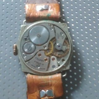man ' s vintage watch.  Goldsmiths & silversmiths Co Ltd.  112 regent St London. 2