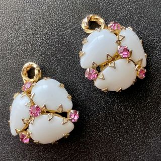 D&e Juliana Vintage White Milk Glass Pink Rhinestone Flower Clip Earrings 576